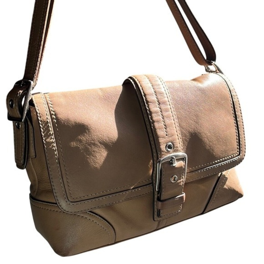 Coach Soho Buckle Flap Y2K Shoulder Bag Classic Style Leather Camel Tan Brown - Picture 2 of 13